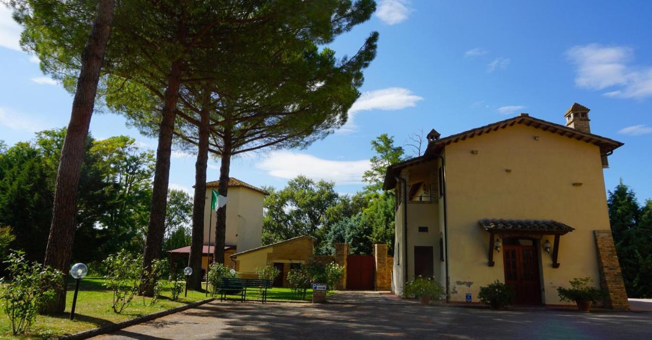 Hotel La Torretta Ассізі Екстер'єр фото