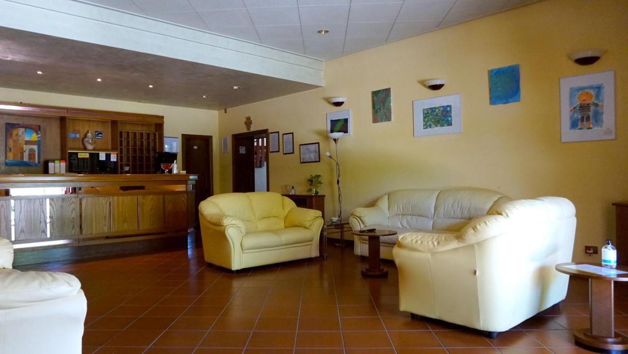 Hotel La Torretta Ассізі Екстер'єр фото