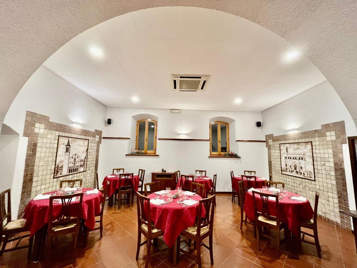 Hotel La Torretta Ассізі Екстер'єр фото