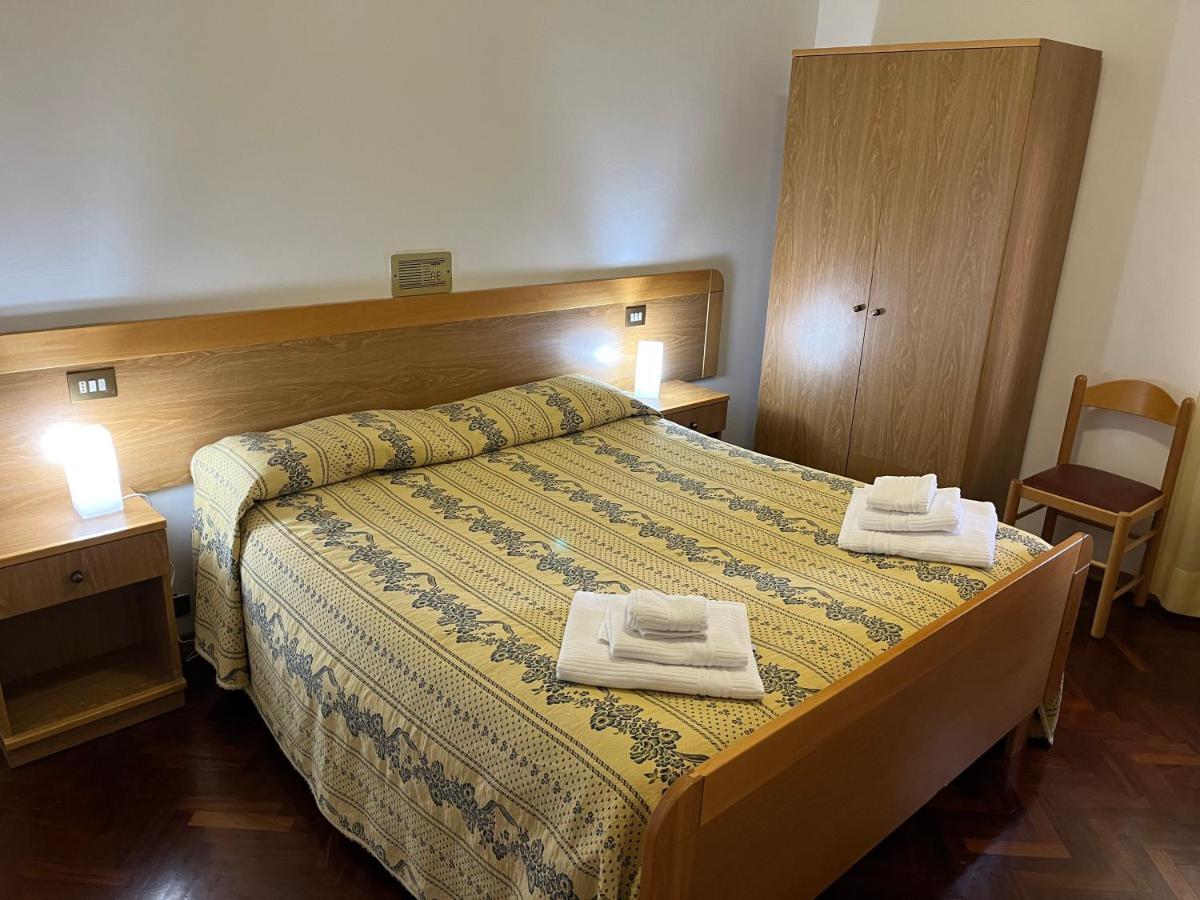Hotel La Torretta Ассізі Екстер'єр фото
