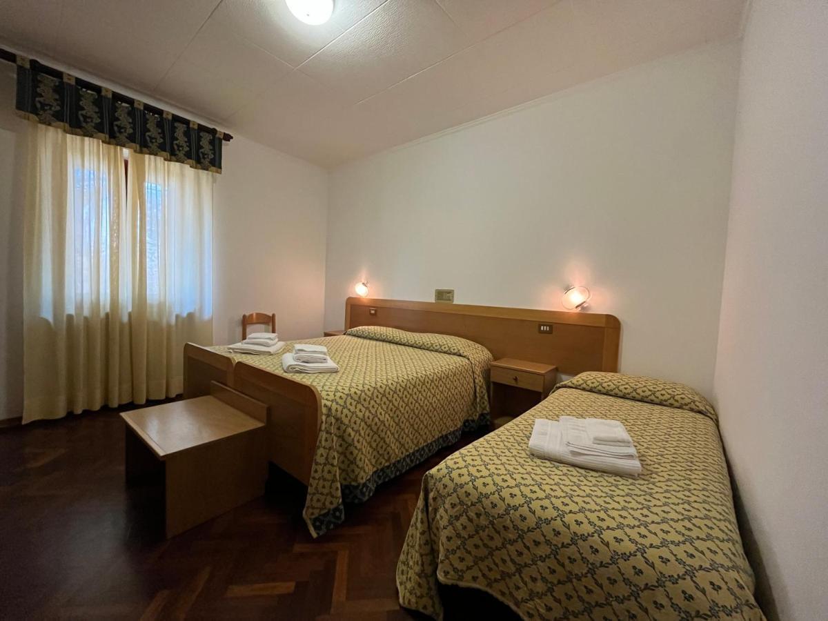 Hotel La Torretta Ассізі Екстер'єр фото